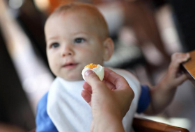 Introduce eggs and peanuts early in infants` diets to reduce the risk of allergies